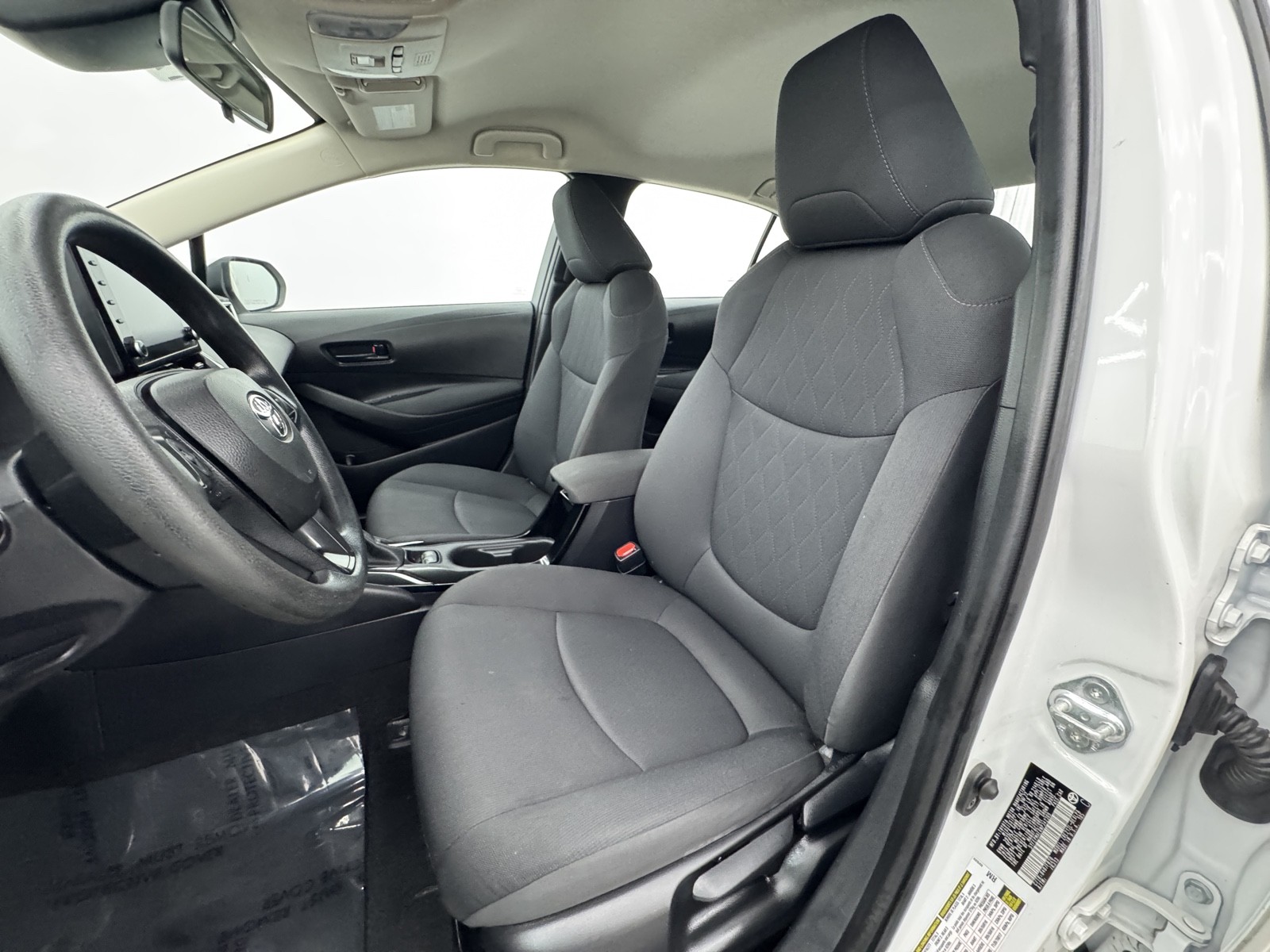 2022 Toyota Corolla LE photo 16