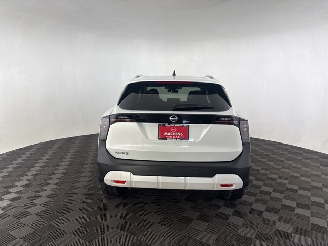 2026 Nissan Kicks SV photo 6