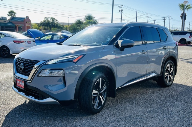 2023 Nissan Rogue Platinum photo 2