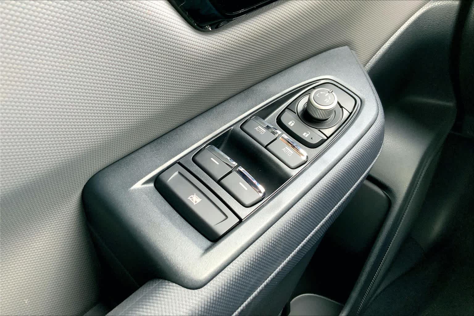 2025 Subaru Forester Sport Base photo 16