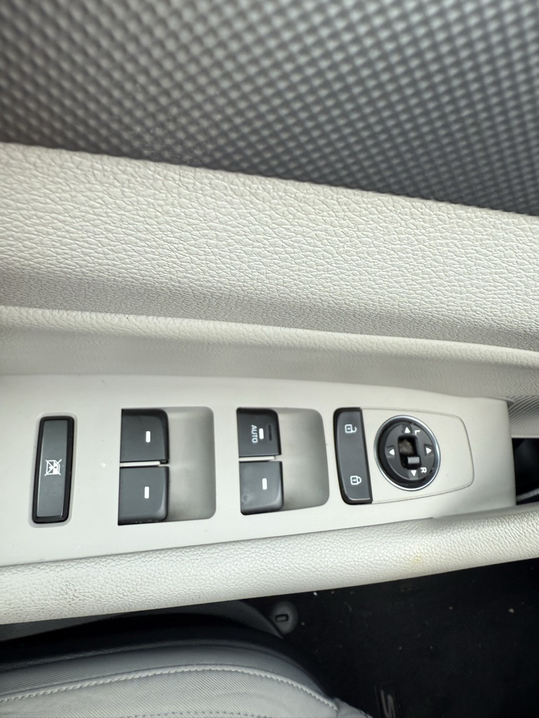 2016 Hyundai Sonata SE Hybrid photo 14
