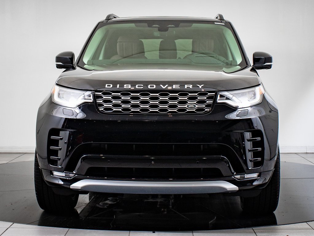 2025 Land Rover Discovery Metropolitan Edition photo 3