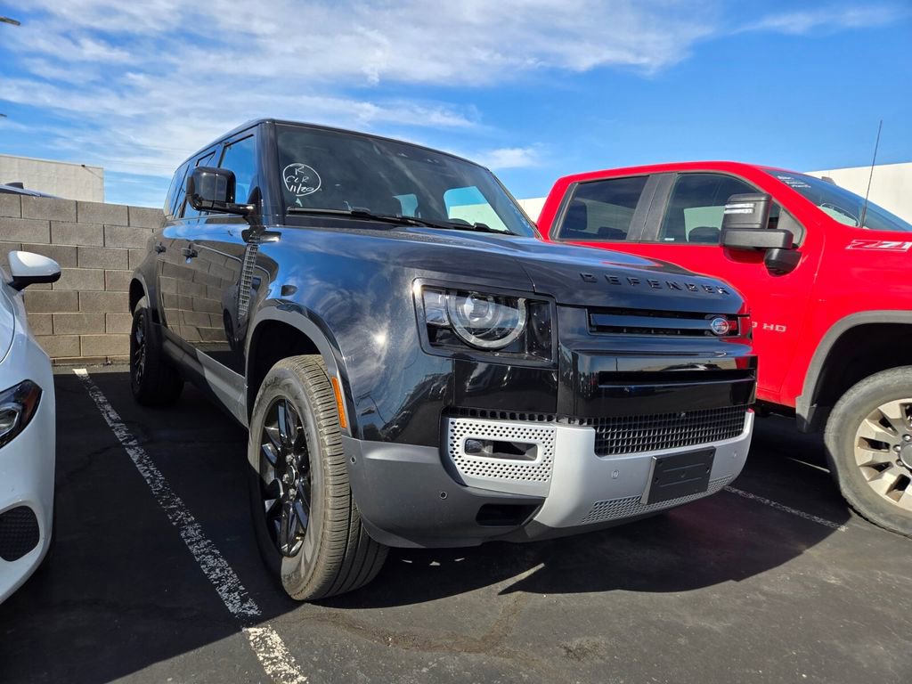 2025 Land Rover Defender S's photo