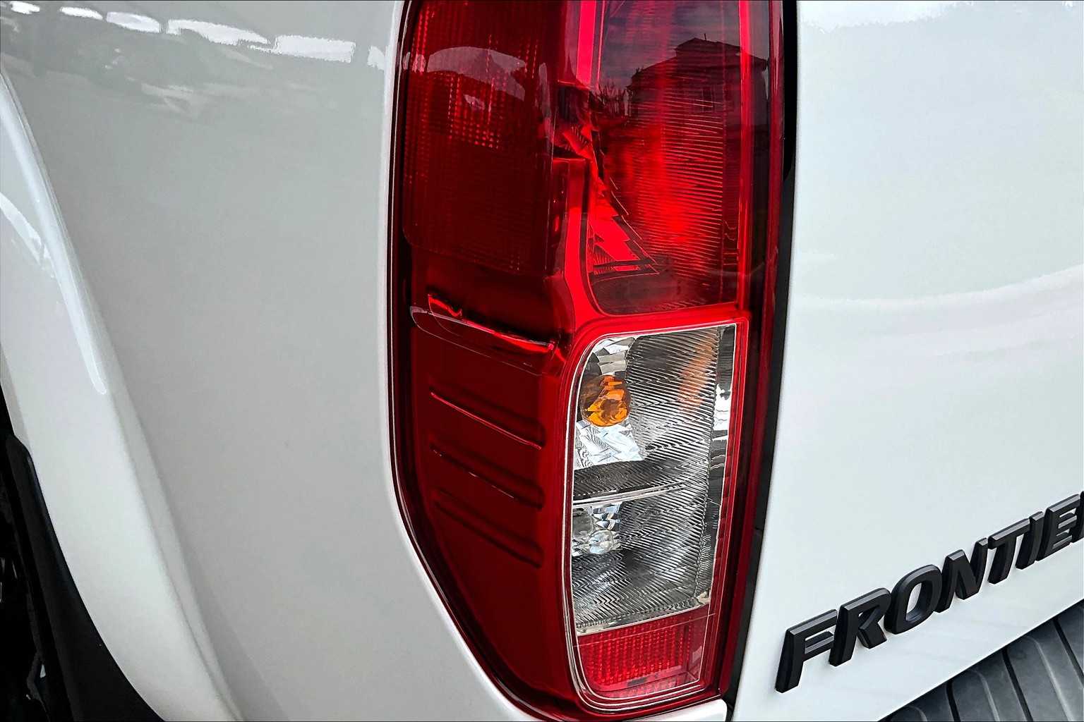 2021 Nissan Frontier SV photo 25