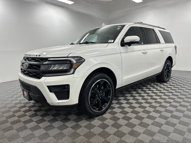 2023 Ford Expedition Limited's photo
