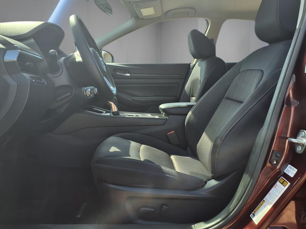 2024 Nissan Altima 2.5 SV photo 11