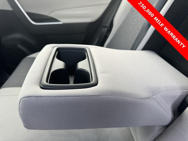 2024 Toyota RAV4 Hybrid XLE photo 26