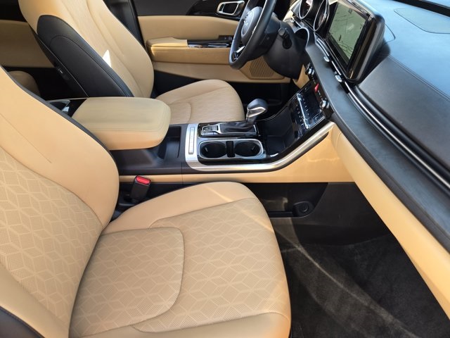 2022 Kia Carnival EX photo 12