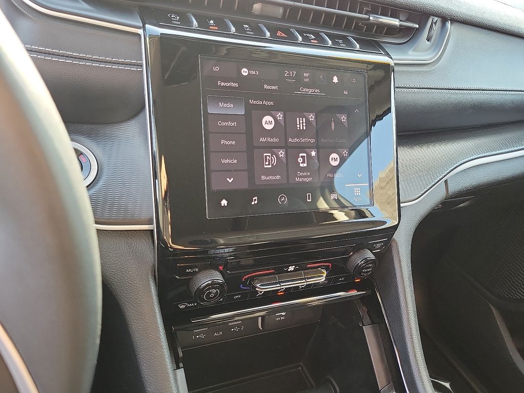 2023 Jeep Grand Cherokee Laredo photo 8