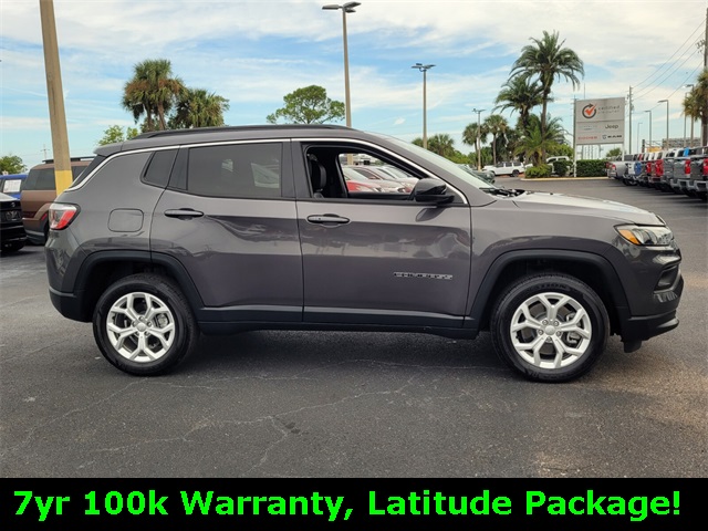 2024 Jeep Compass Latitude photo 8