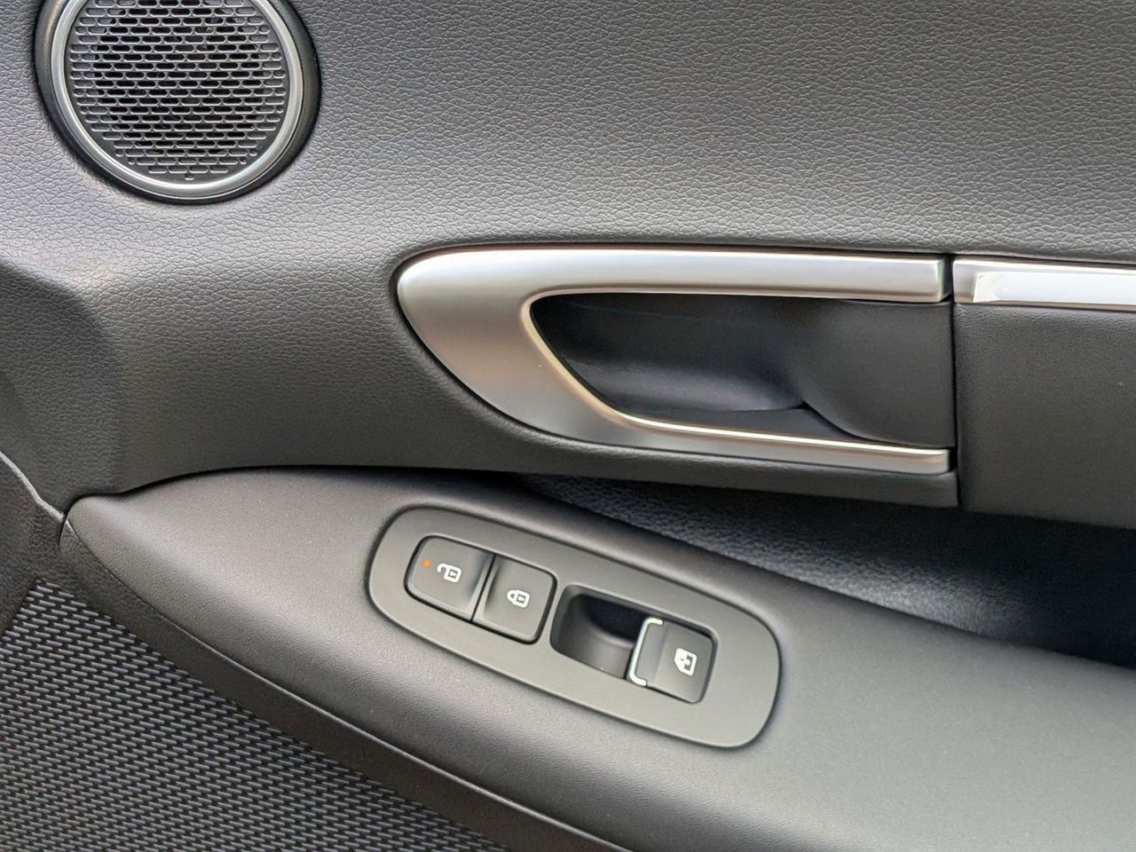 2025 Hyundai Sonata SEL photo 32