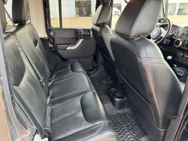 2014 Jeep Wrangler Unlimited Rubicon photo 14