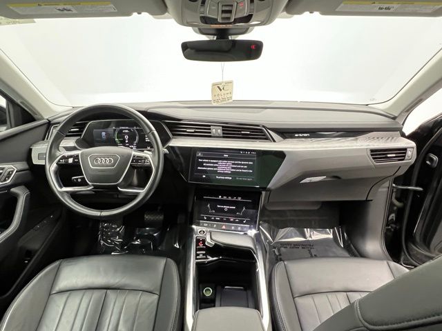 2023 Audi e-tron Premium photo 12