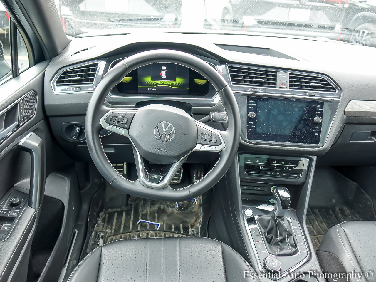 2023 VOLKSWAGEN TIGUAN - Image 3