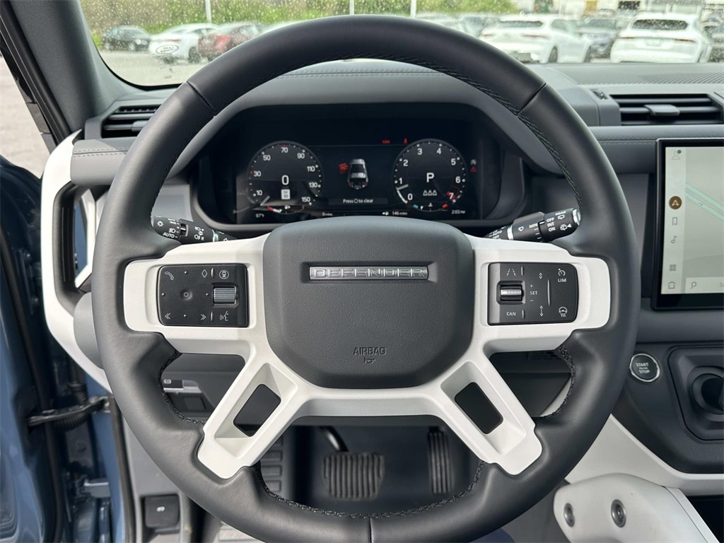 2025 Land Rover Defender 90 S photo 2