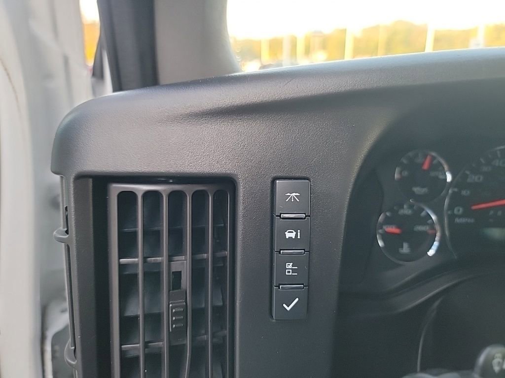 2023 Gmc Savana Cargo 2500 photo 17