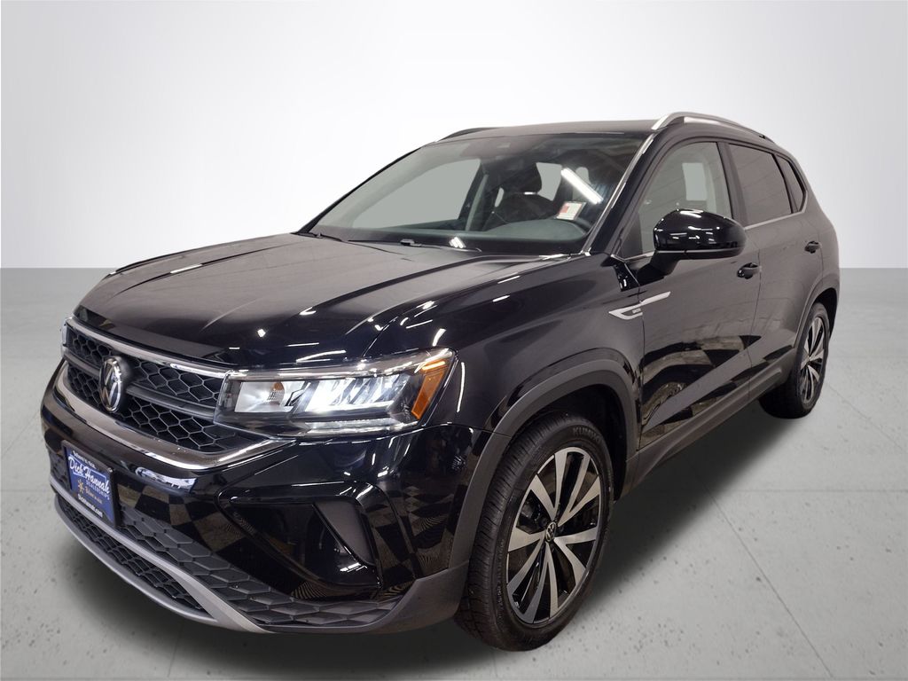 2023 Volkswagen Taos SE photo 4