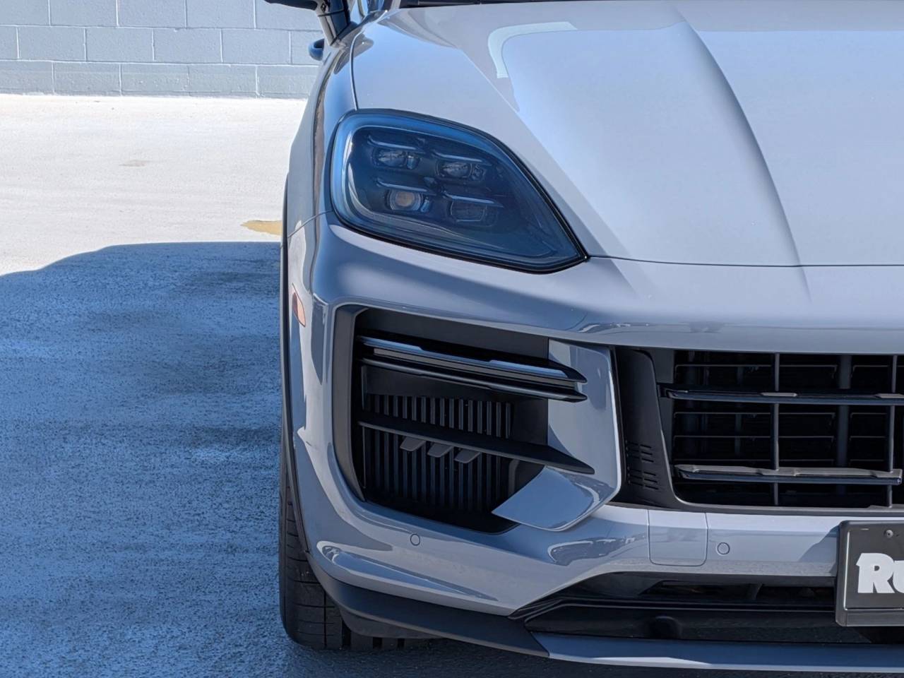 2024 Porsche Cayenne Turbo GT photo 9