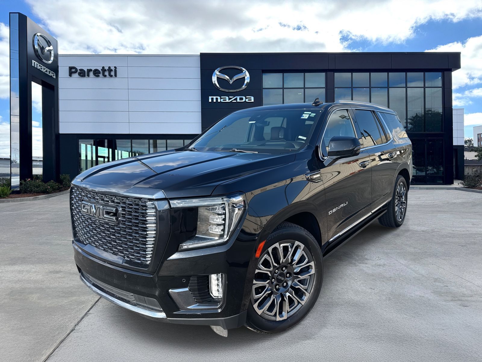 2023 GMC Yukon Denali Ultimate's photo