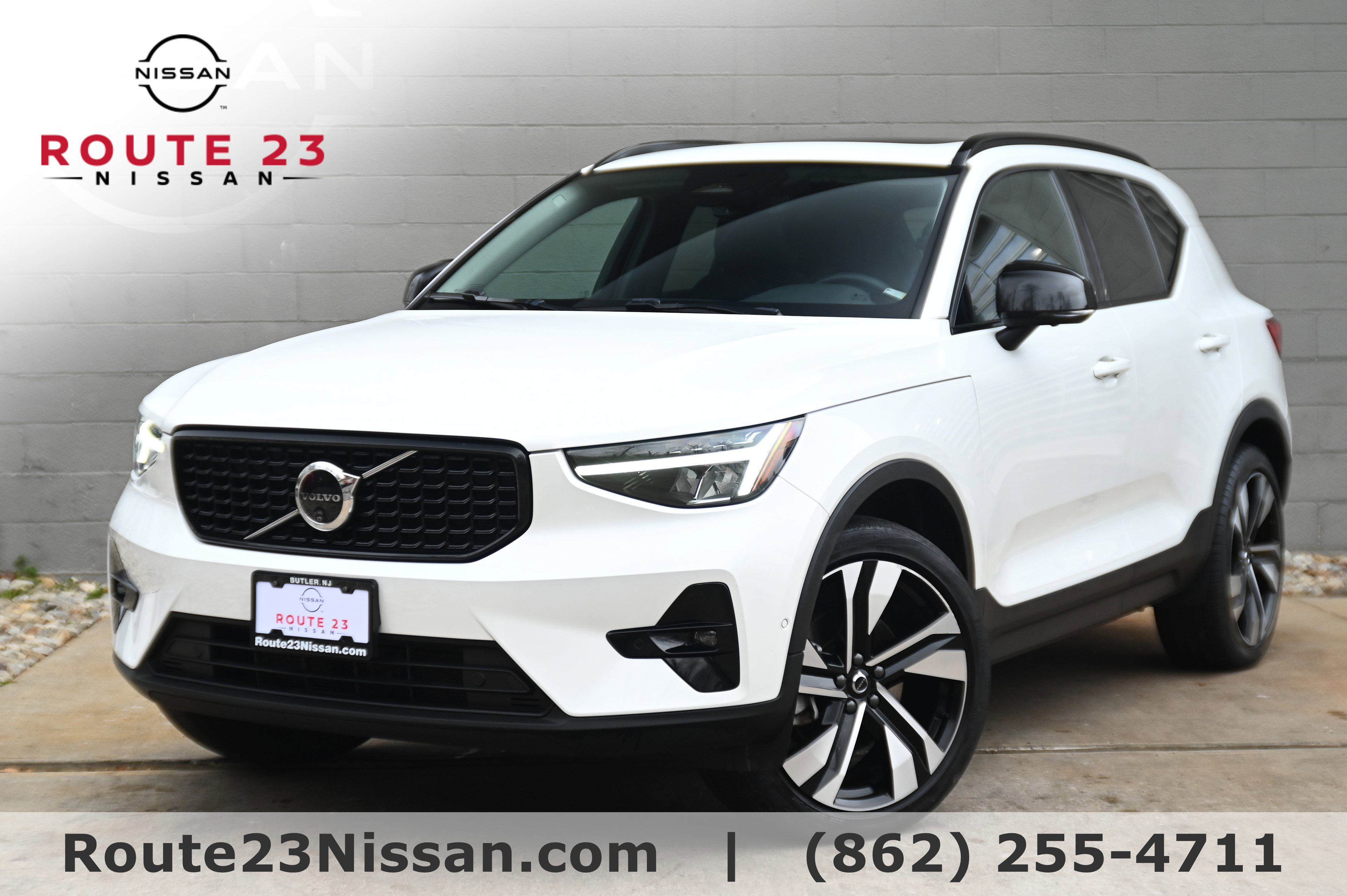 2024 Volvo XC40 Plus's photo