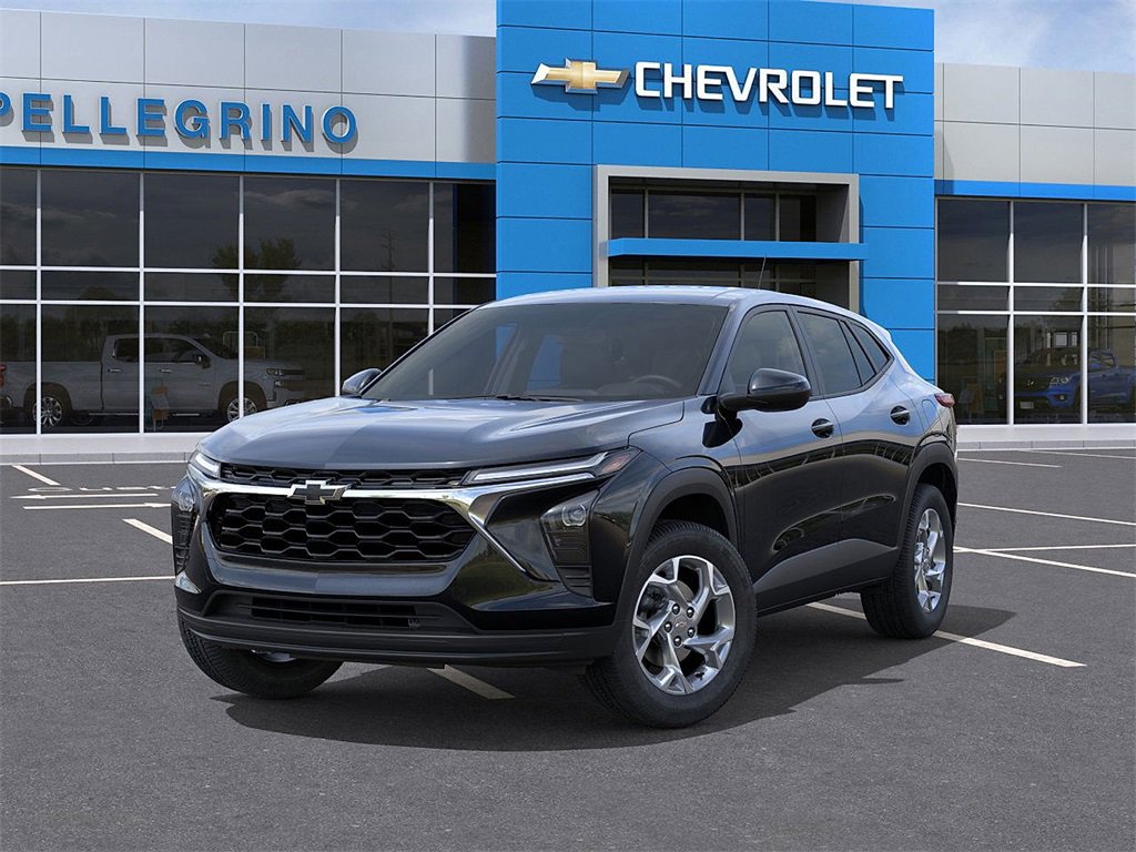 2026 Chevrolet Trax LS photo 2