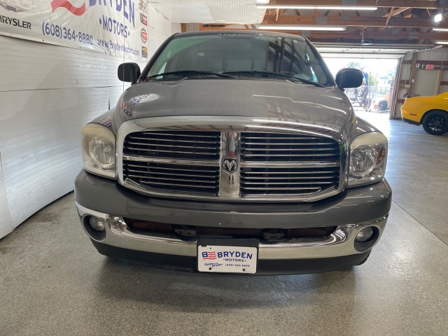 2008 Dodge Ram SLT photo 9