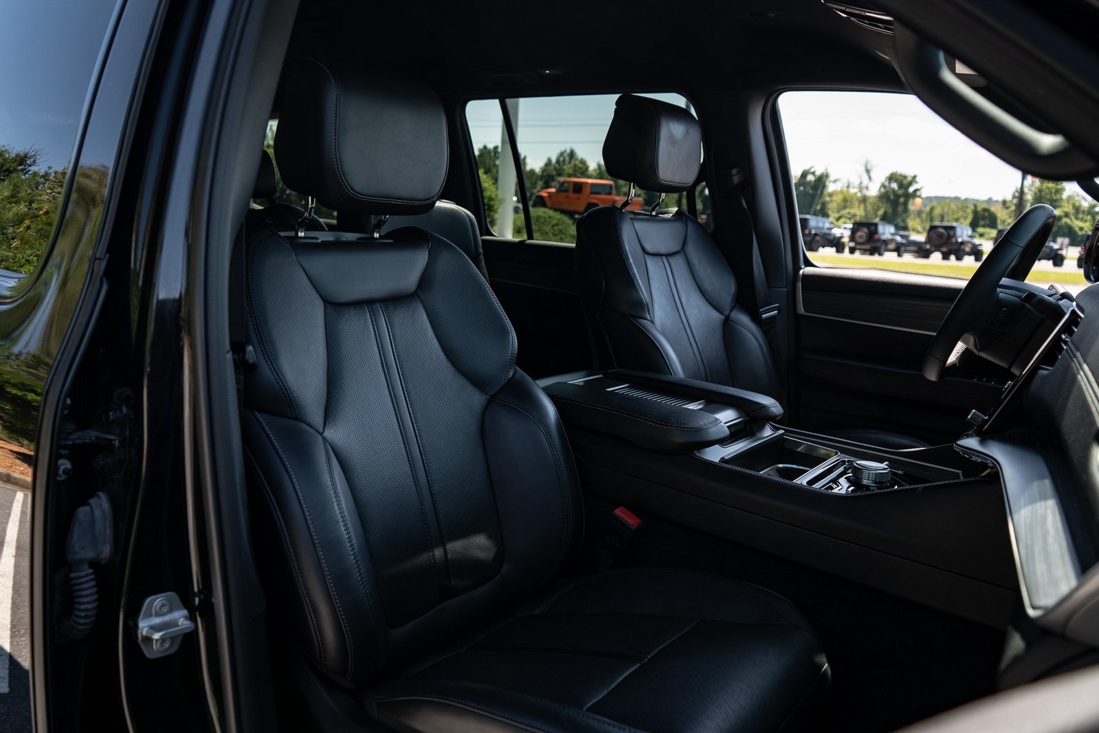 2023 Jeep Wagoneer L Series III photo 21