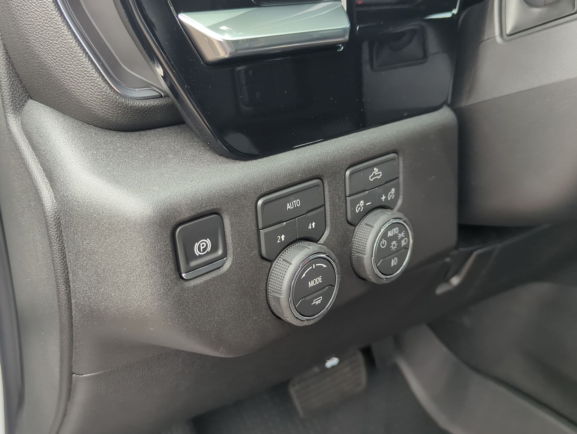 2026 Chevrolet Silverado 1500 RST photo 25