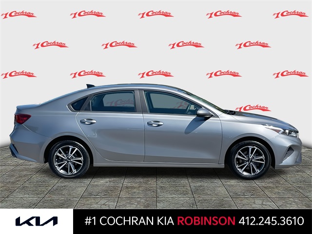 2022 Kia Forte LXS photo 2