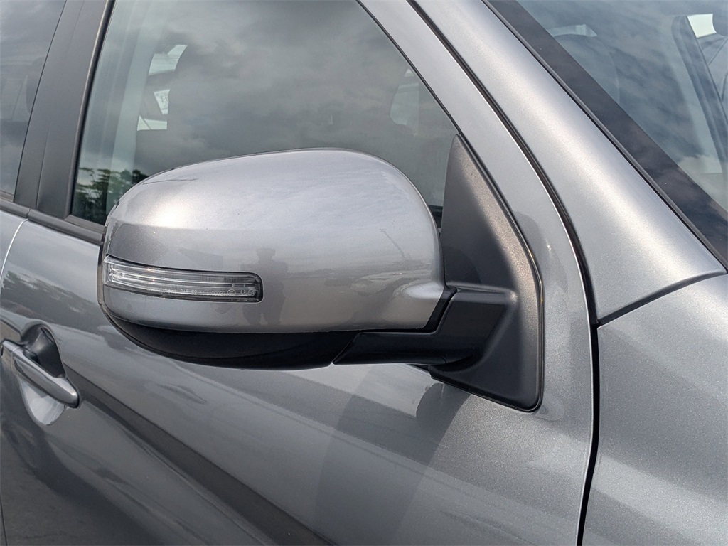 2024 Mitsubishi Outlander Sport ES LE SE photo 8