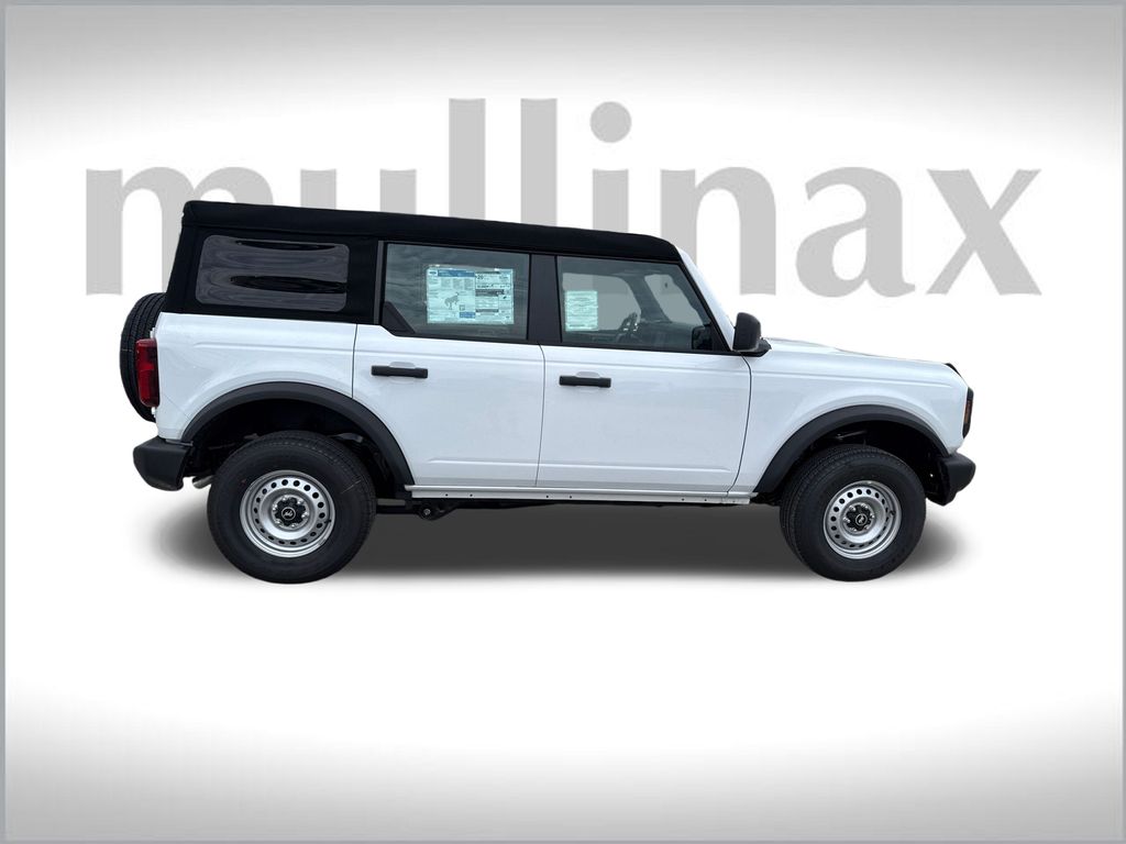 2025 Ford Bronco Base photo 11