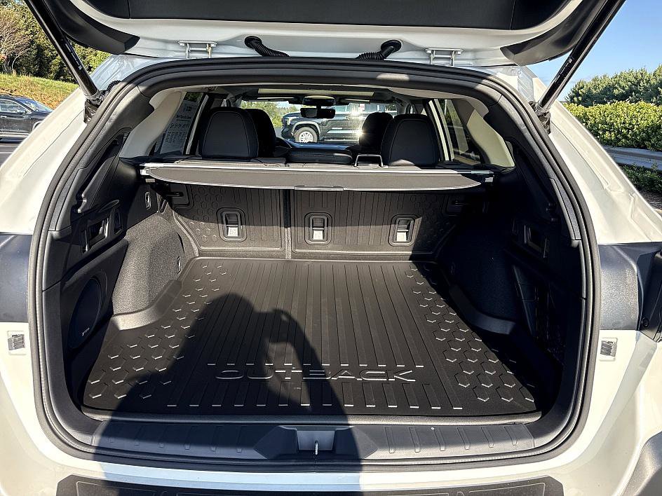 2025 Subaru Outback Onyx Edition photo 3