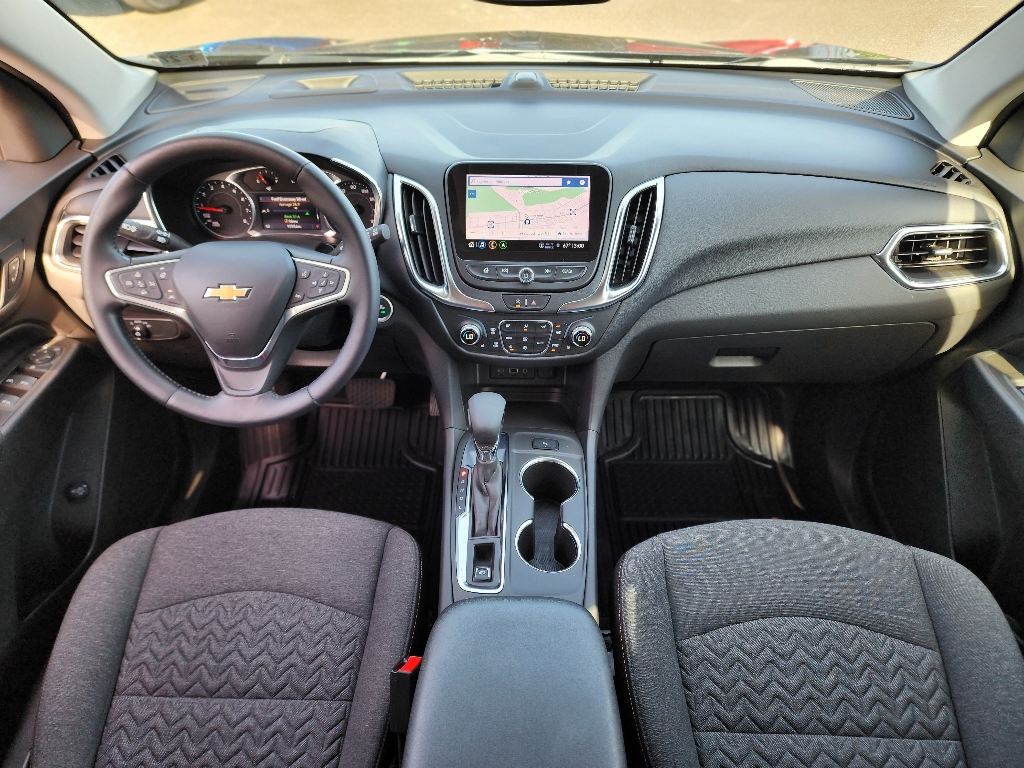 2022 Chevrolet Equinox LT photo 2