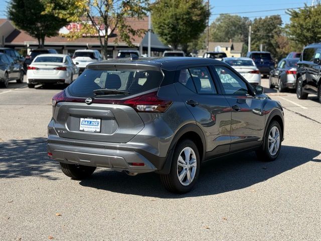 2025 Nissan Kicks Play S photo 4