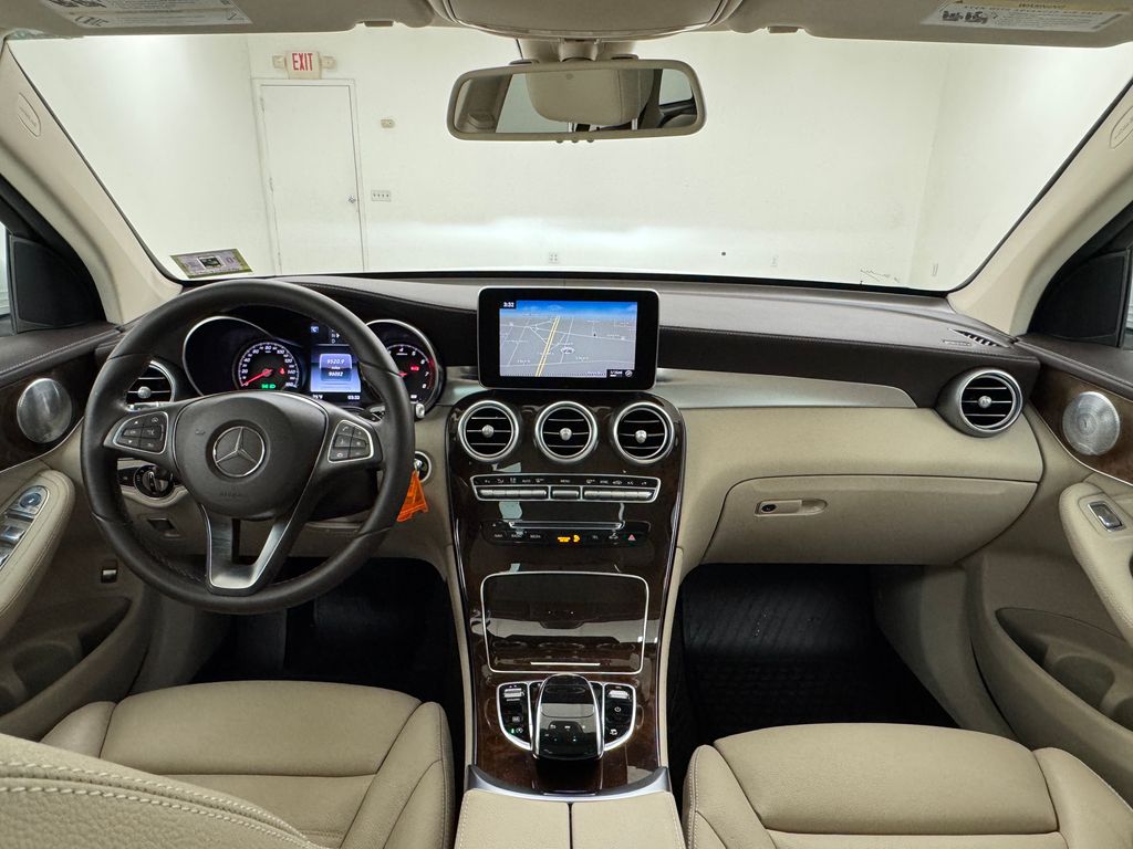 2017 Mercedes Benz GLC 300 4MATIC photo 18