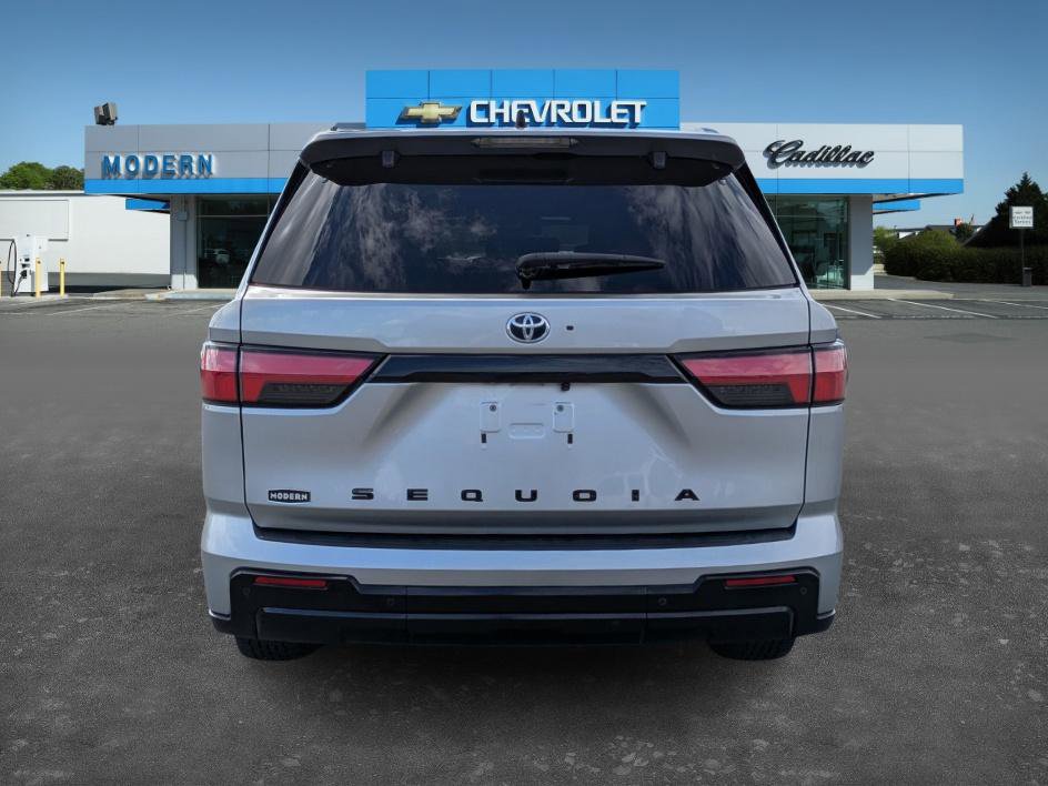 2023 Toyota Sequoia Platinum photo 4