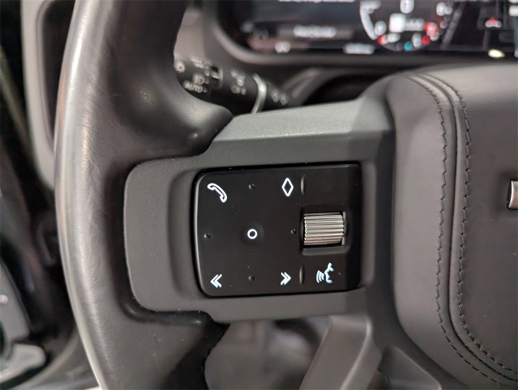 2023 Land Rover Defender 110 photo 17