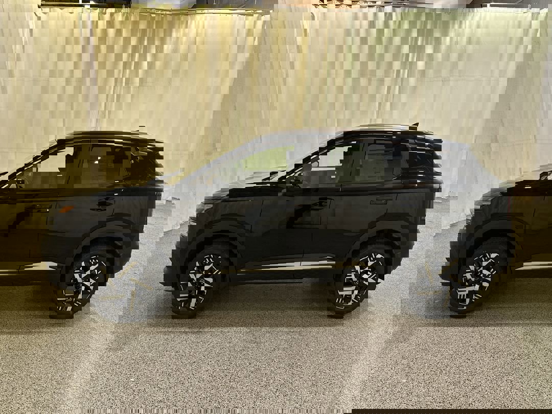 2026 Nissan Kicks SV photo 4