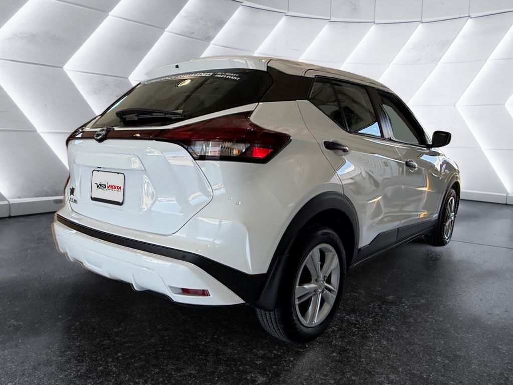 2024 Nissan Kicks S photo 4