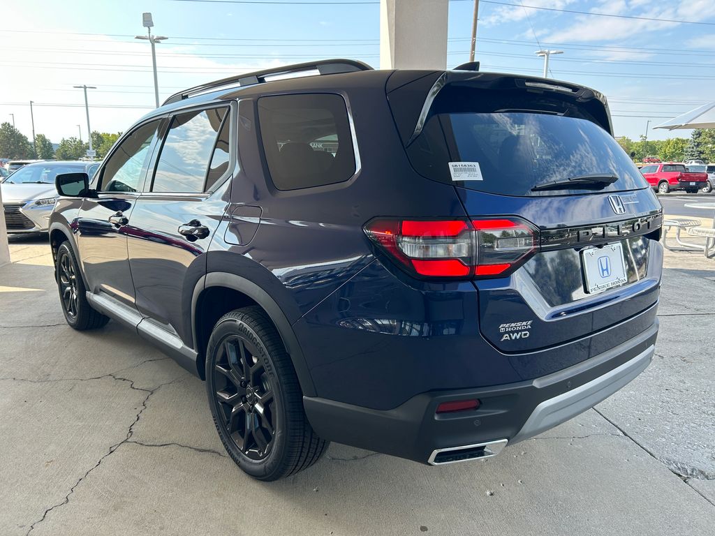 2025 Honda Pilot Touring photo 2