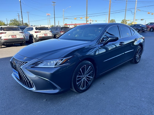 2022 Lexus ES 350 photo 3