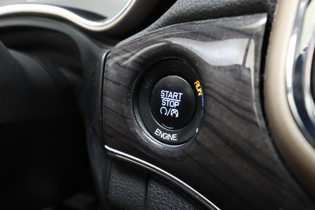 2016 Jeep Grand Cherokee Overland photo 18