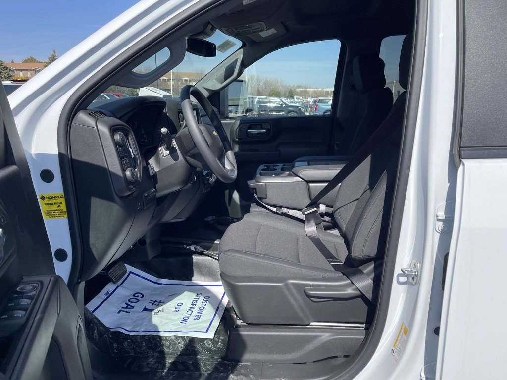 2025 Chevrolet Silverado 2500HD photo 6