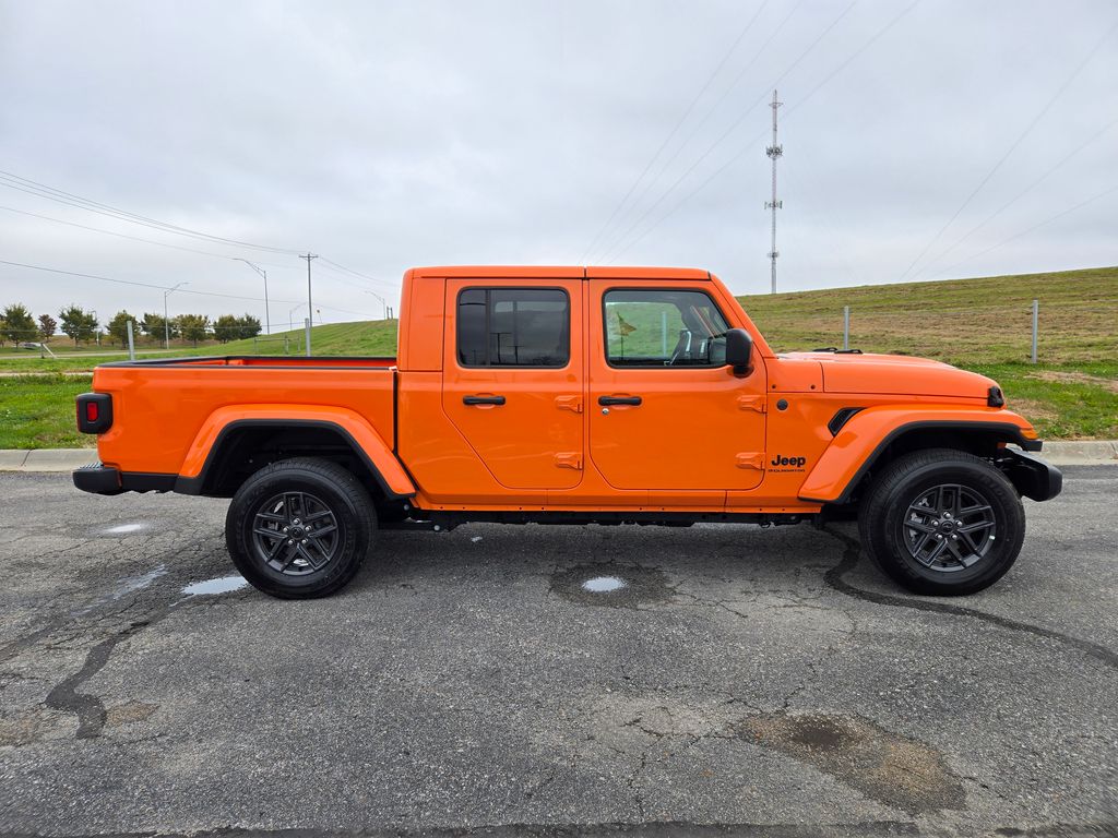 2025 Jeep Gladiator Sport S photo 2