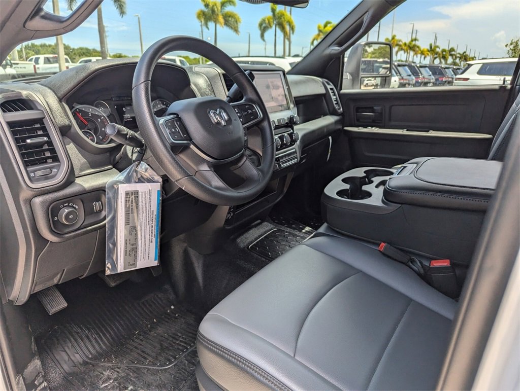 2025 Ram 5500 photo 13