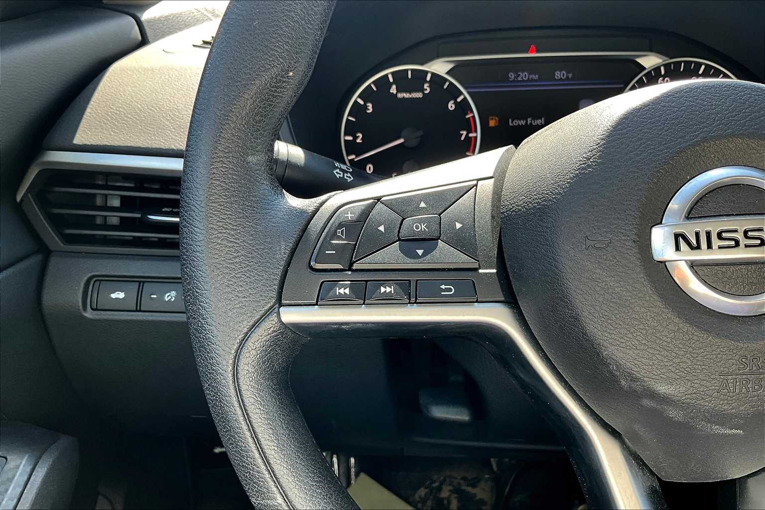 2022 Nissan Altima 2.5 SV photo 17