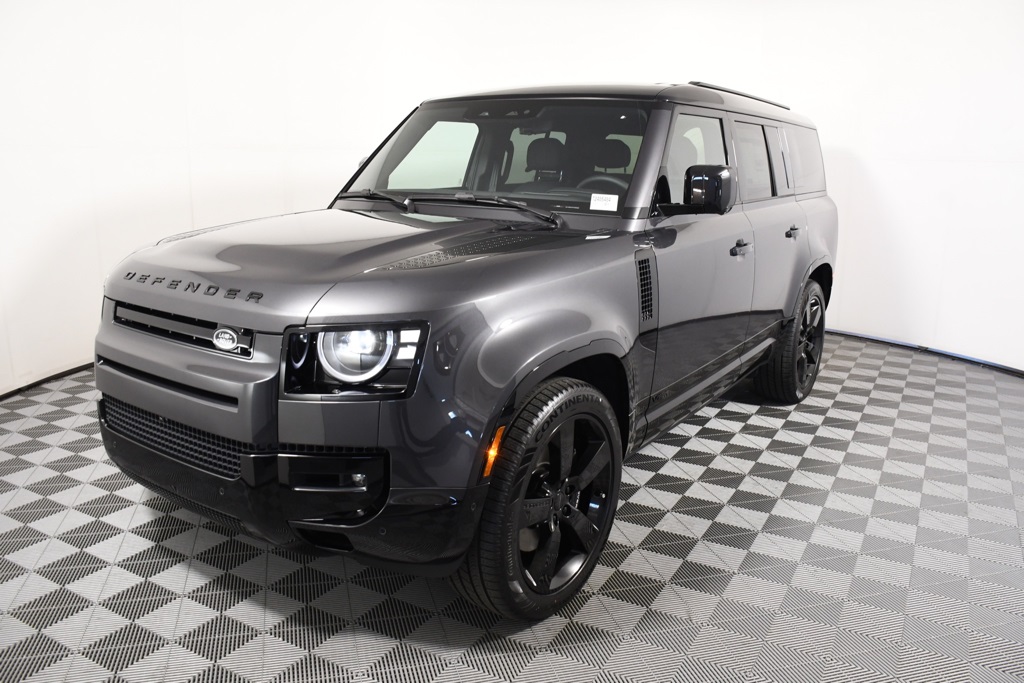 2026 Land Rover Defender V8's photo