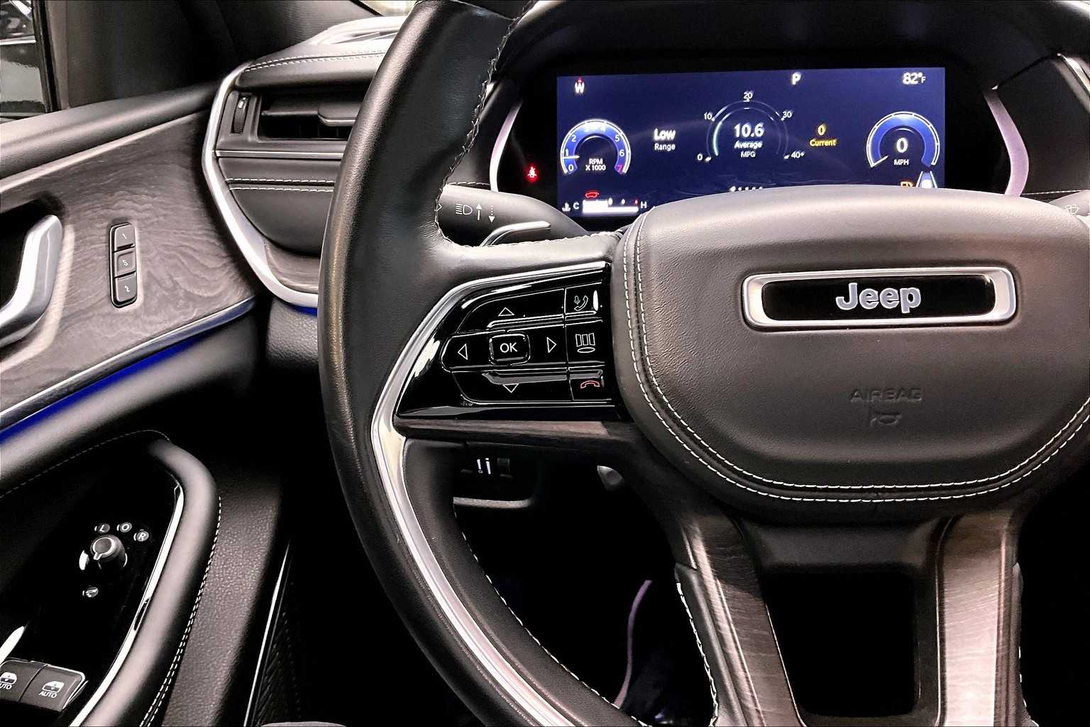 2022 Jeep Grand Cherokee Overland photo 22