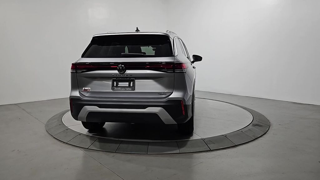 2025 Volkswagen Tiguan S photo 3