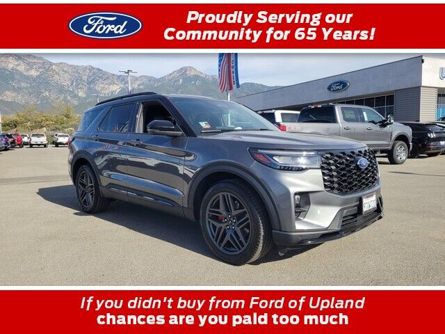 2025 Ford Explorer ST's photo